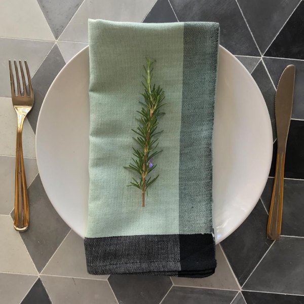 Table-napkin-4